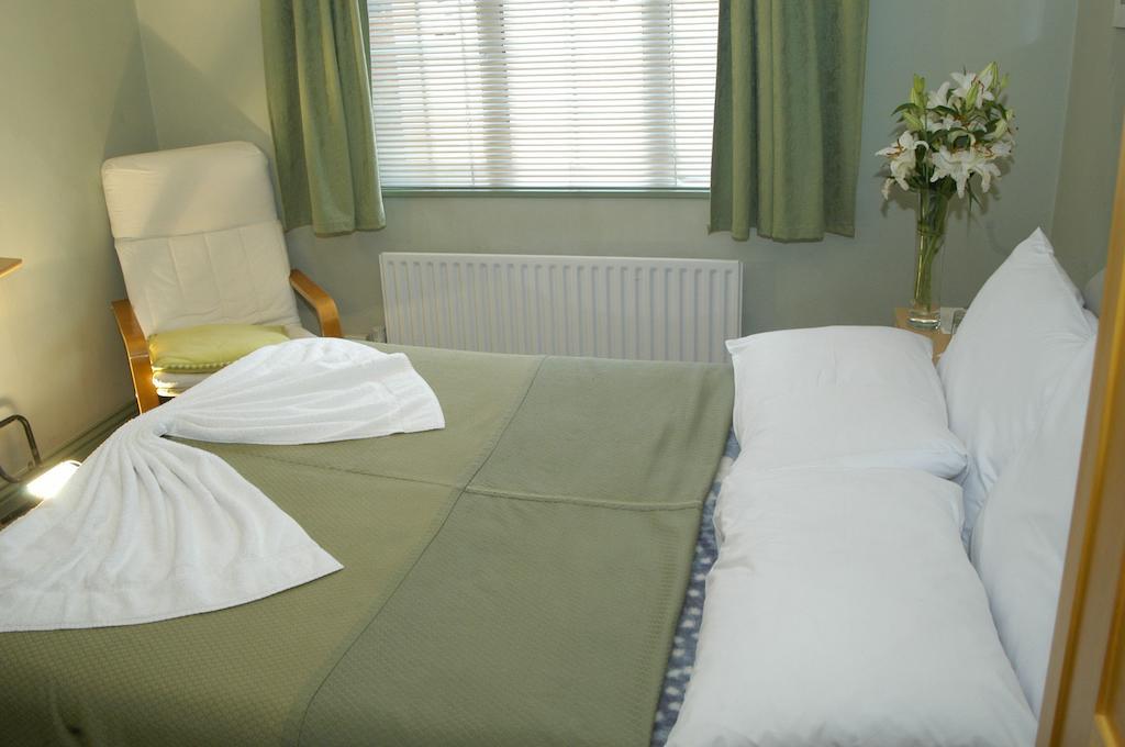 Furnival Lodge スラウ 部屋 写真
